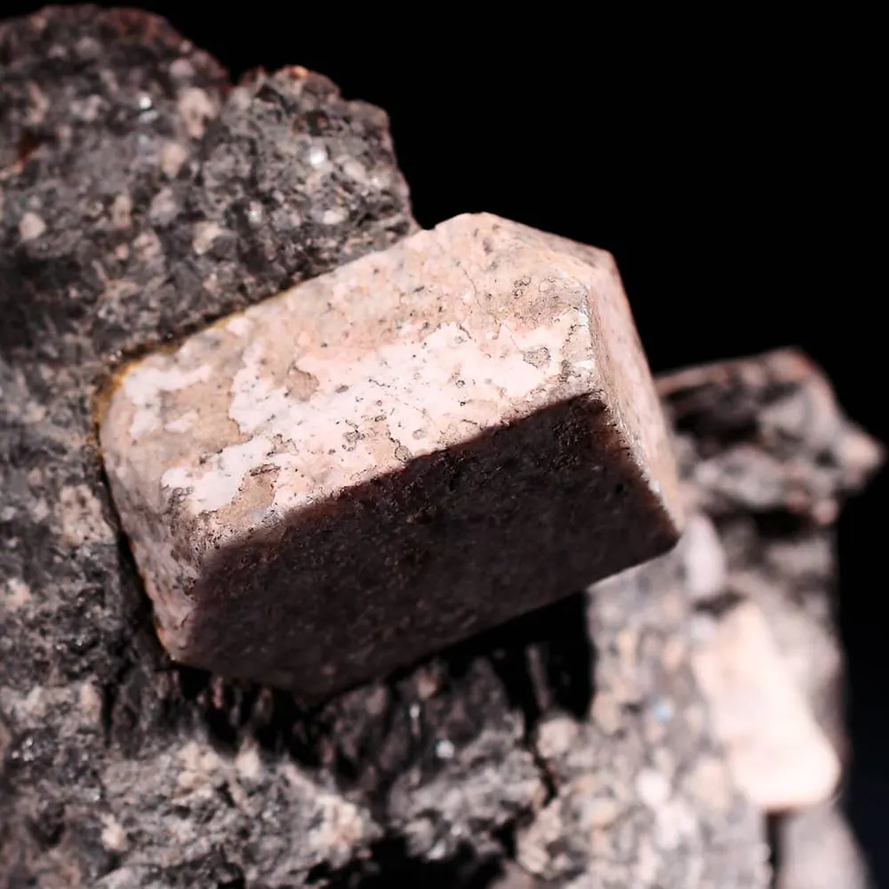 سنگ ریوداسیت (Rhyodacite) چیست