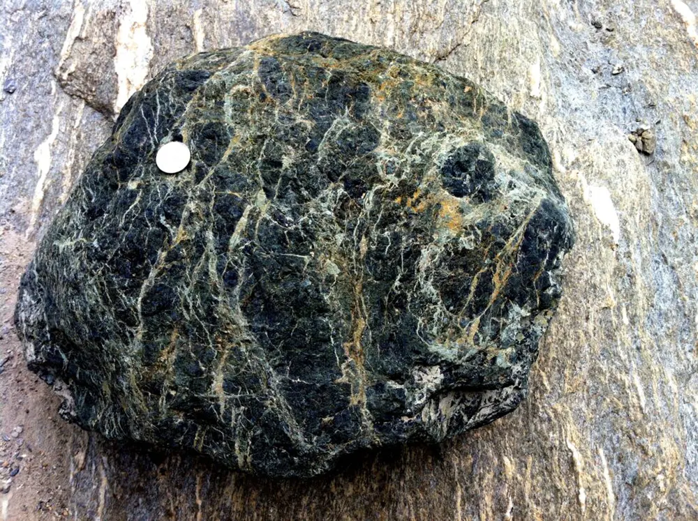 سنگ سرپانتین (Serpentinite) چیست
