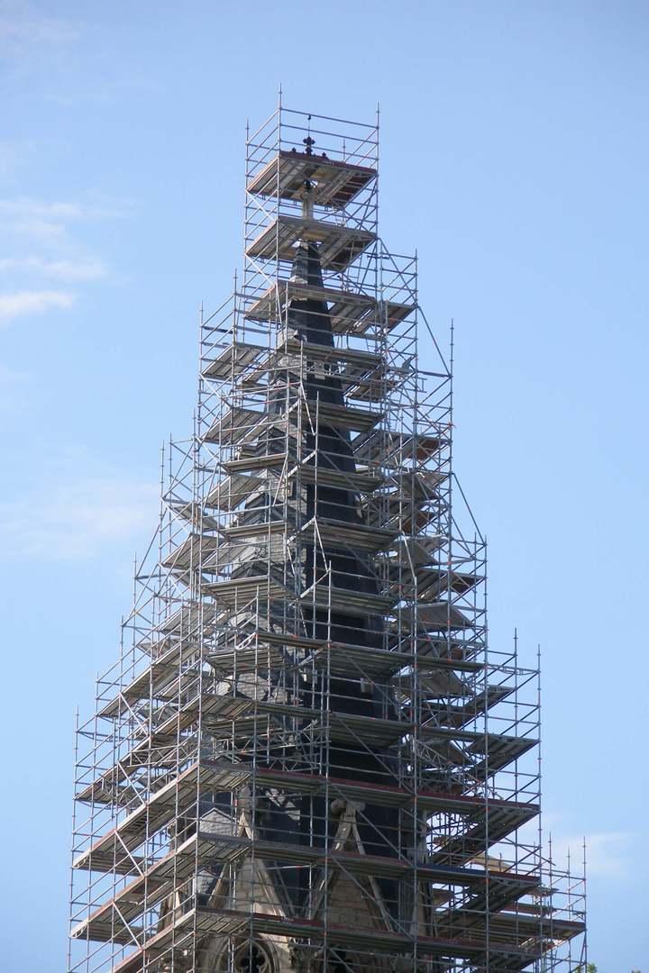 لوله داربست برای ساخت برج